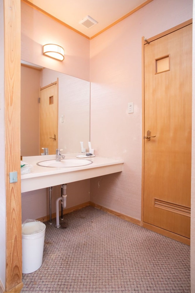 1 階 和室 バリアフリー 共用バスルーム 客室の設備とサービス1 | レイクサイド日光