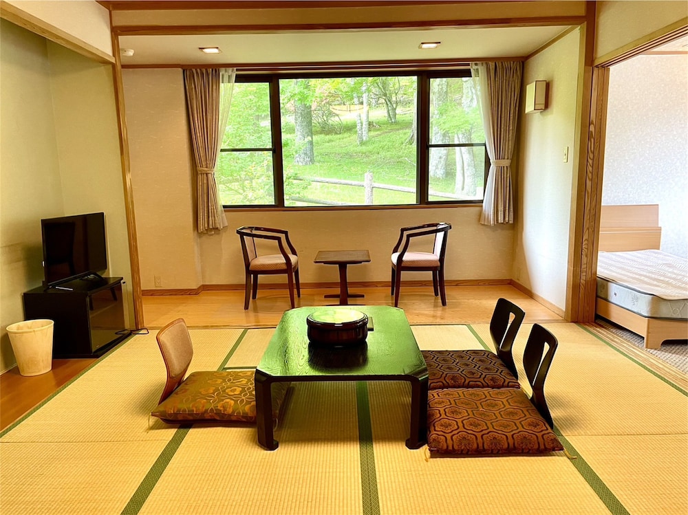 スイートルーム（和洋室) 共用バスルーム | レイクサイド日光