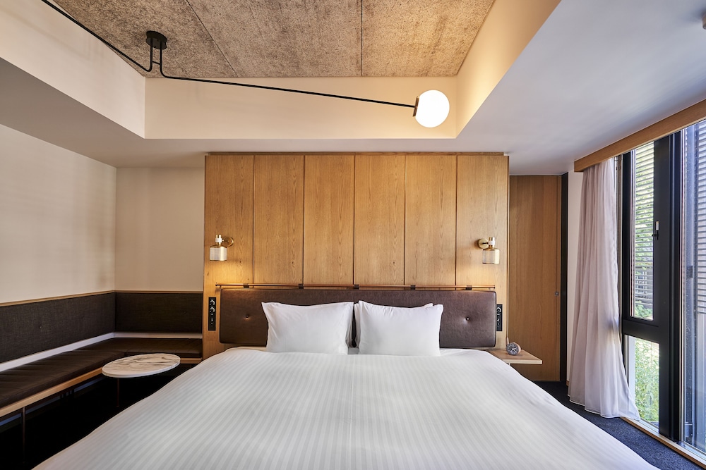 デラックスダブル 禁煙 客室2 | タッセルホテル 三条白川