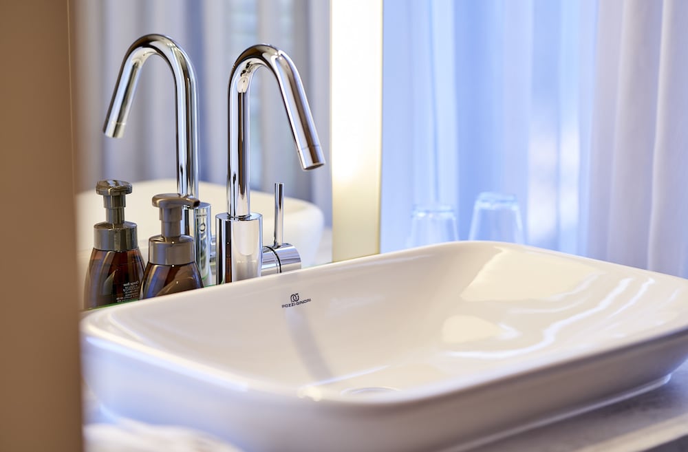 デラックスダブル 禁煙 バスルーム7 | タッセルホテル 三条白川