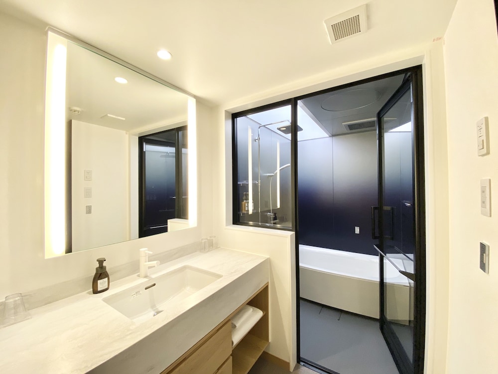 プレミアムデラックスツイン 禁煙 バスルーム1 | タッセルホテル 三条白川