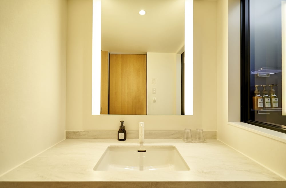 プレミアムデラックスツイン 禁煙 バスルーム10 | タッセルホテル 三条白川
