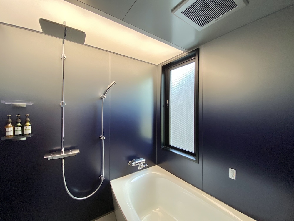 デラックスダブル 禁煙 バスルーム1 | タッセルホテル 三条白川