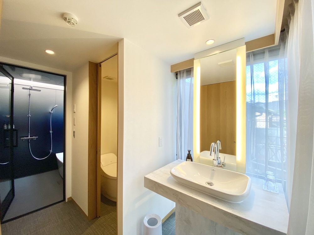 デラックスダブル 禁煙 バスルーム2 | タッセルホテル 三条白川