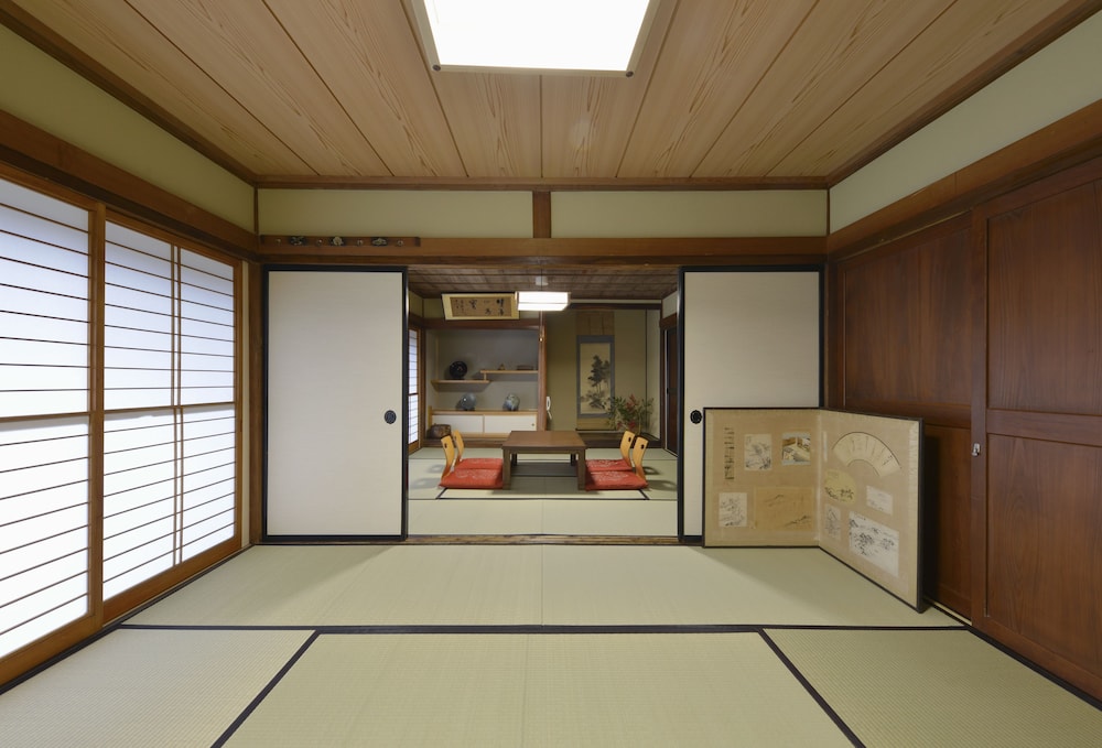 客室1 | 宿屋 白金家