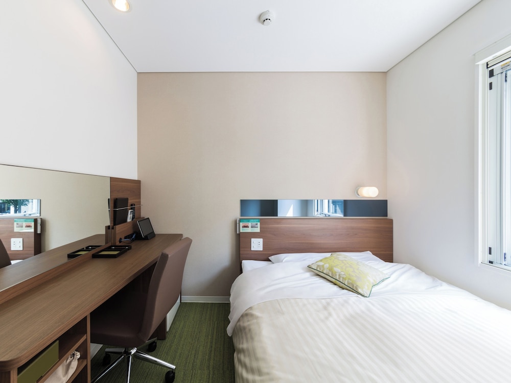 スタンダード ダブルルーム ダブルベッド 1 台 | スーパーホテルPremier博多駅・筑紫口天然温泉