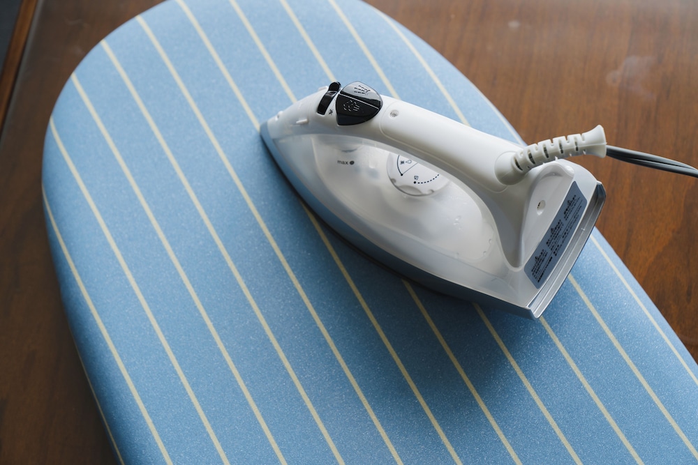 スタンダード ファミリールーム リビング エリア4 | 広島ゲストハウス Nice Day