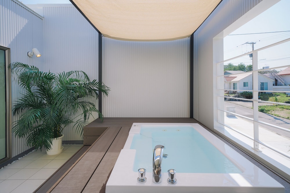 フォレスト テラス / パティオ1 | Villa Colors A