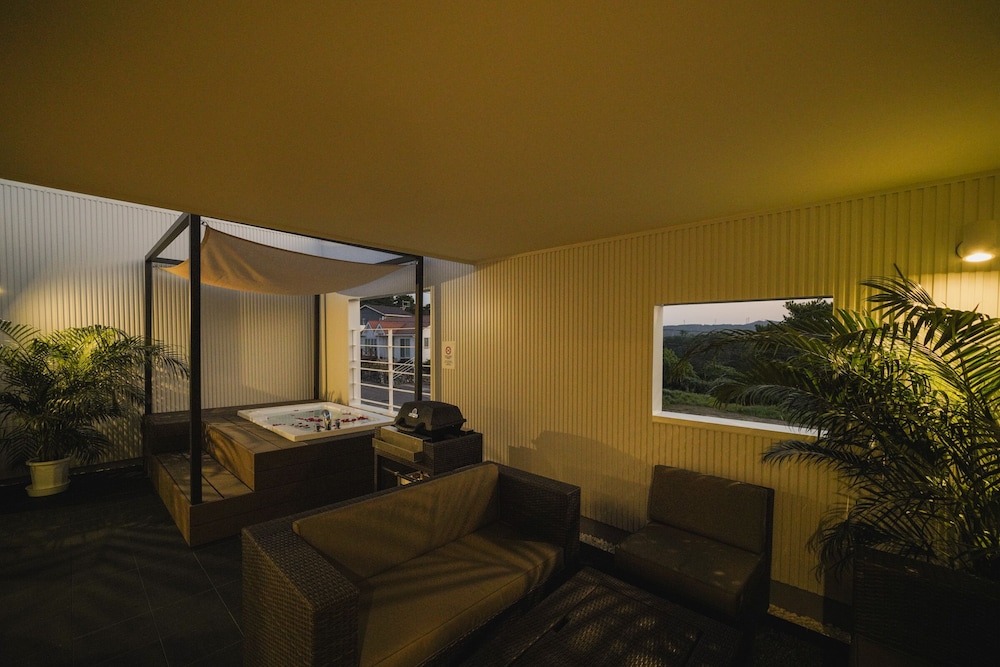 フォレスト テラス / パティオ11 | Villa Colors A