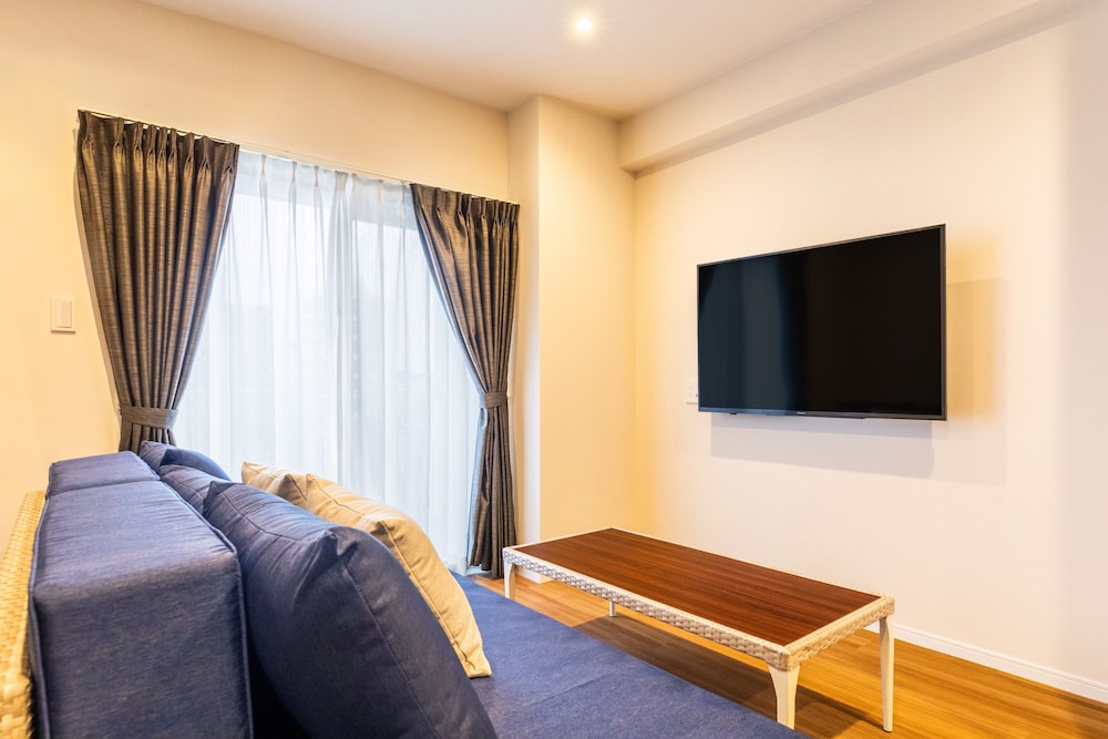 スタンダード ルーム リビング エリア0 | ラパン ミハマ レジデンスホテル