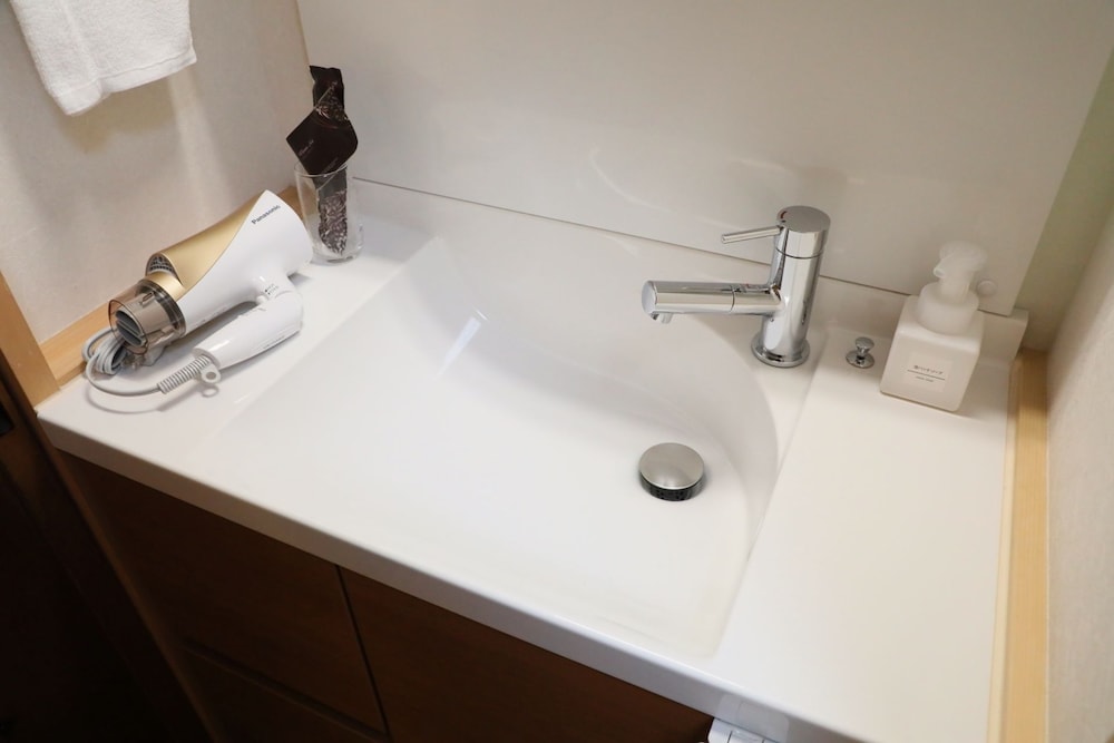 一棟貸し バスルームのシンク0 | 京町家 祇園 宮川邸