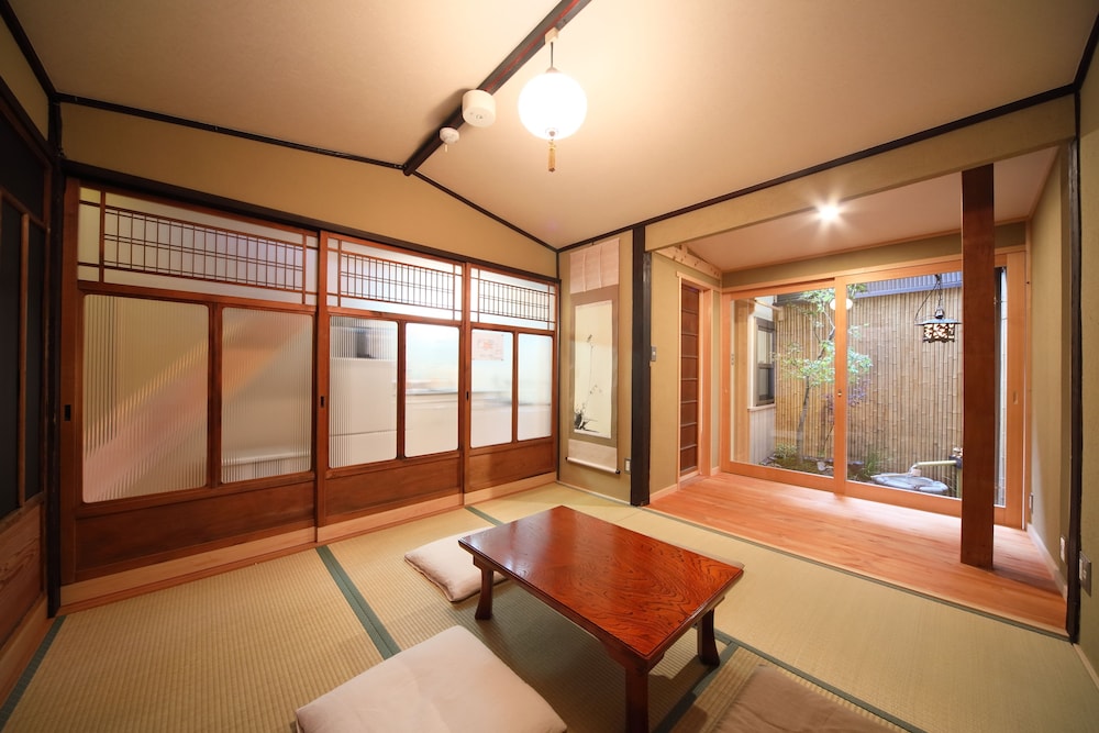 一棟貸し 客室12 | 京町家 祇園 宮川邸