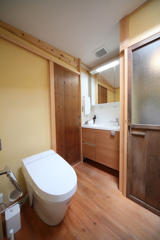 一棟貸し バスルーム0 | 京町家 祇園 宮川邸