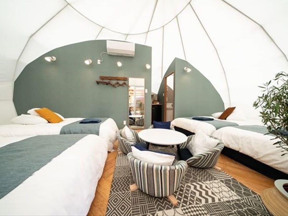 [レインドロップ] 雨粒型が可愛いテント (トイレ, シャワー付) 禁煙 | グランエレメント