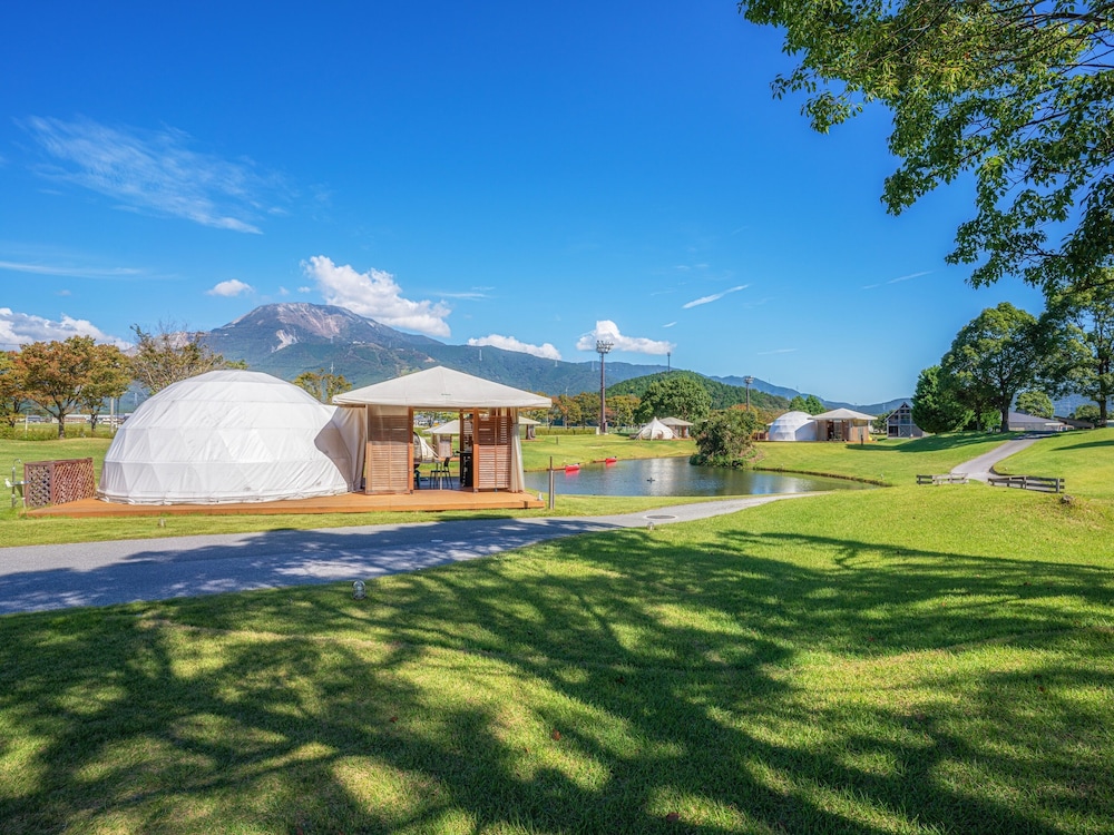 [レインドロップ] 雨粒型が可愛いテント (トイレ, シャワー付) 禁煙 客室1 | グランエレメント