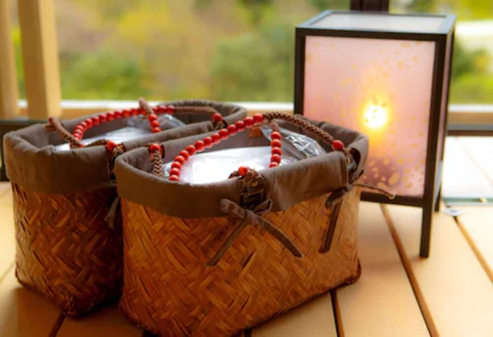 本館 和ツイン シャワー付 バスルームの設備0 | ことひら温泉 御宿 敷島館