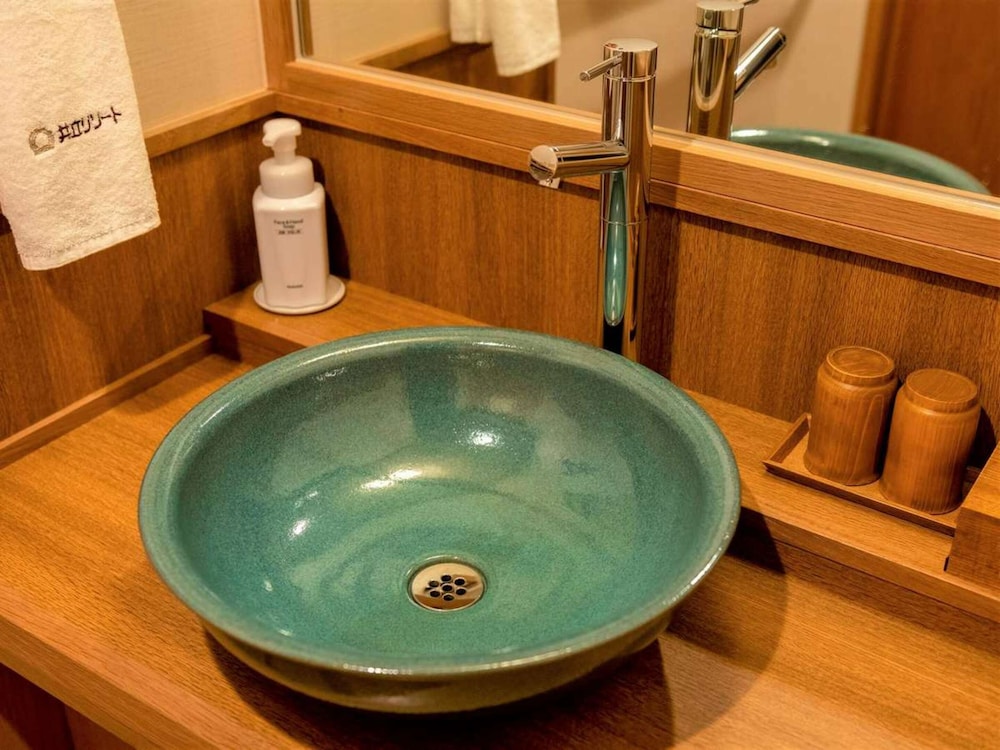 本館 和ツイン シャワー付 客室1 | ことひら温泉 御宿 敷島館