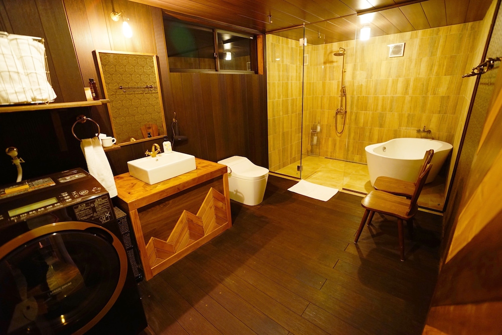 一棟貸し バスルーム0 | HAKUBA Lodge OMUSUBI