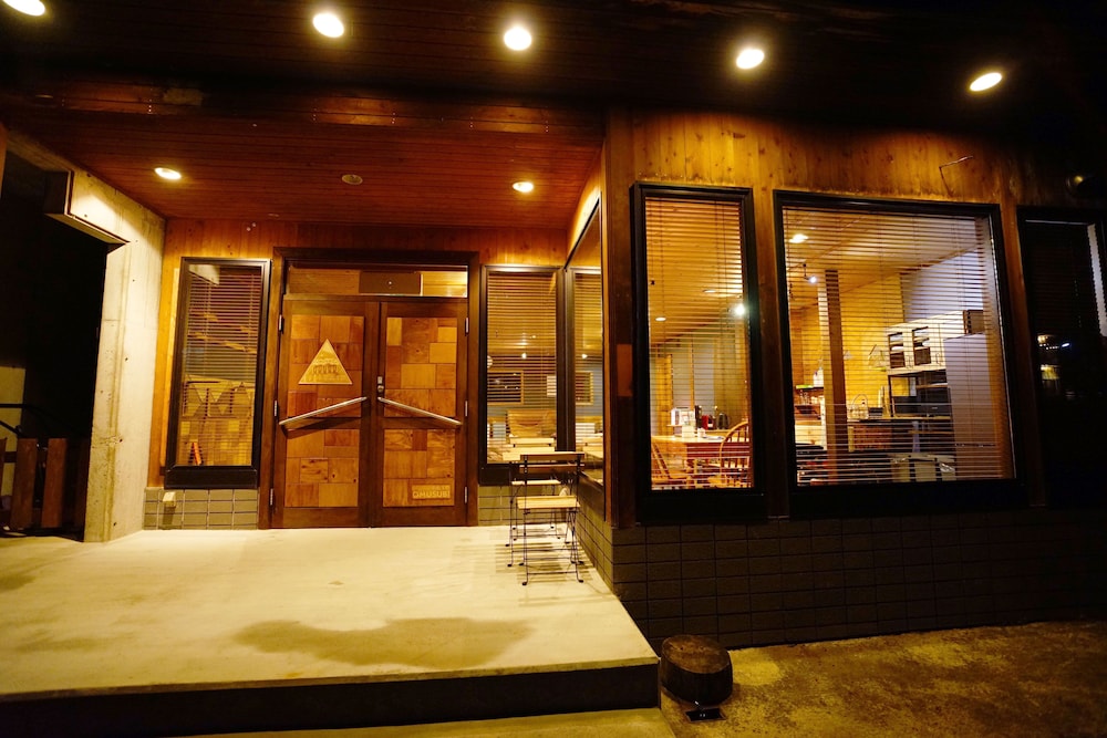 施設の入り口1 | HAKUBA Lodge OMUSUBI 施設の入り口1 | HAKUBA Lodge OMUSUBI