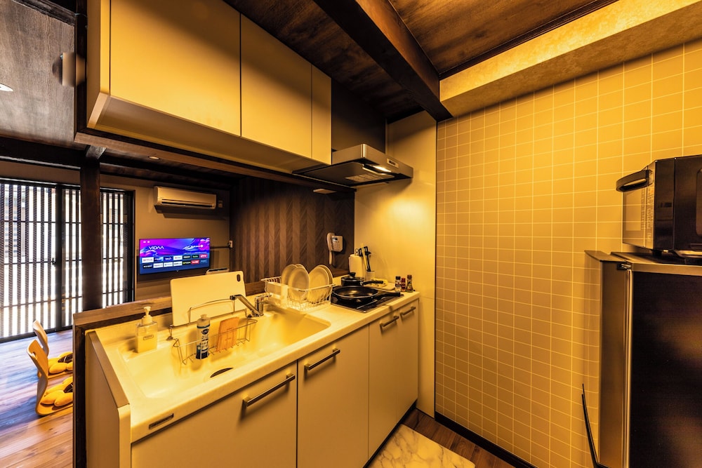 (向日葵)サウナ付 5人部屋2ベッドルームハウス 禁煙 専用キッチン0 | Wow! KANAZAWA STAY