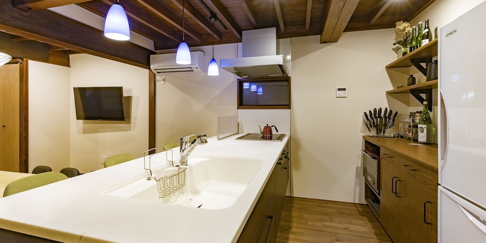 (月) 8人部屋3ベッドルーム タウンハウス 禁煙 専用キッチン0 | Wow! KANAZAWA STAY