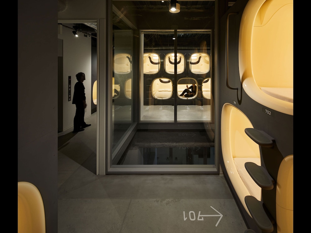 割引 スリーピングポッド 2部屋 禁煙（女性用） 客室2 | ナインアワーズ浜松町