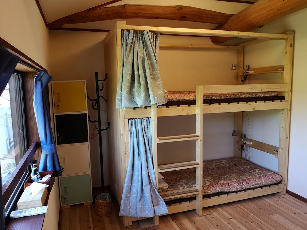 客室1 | 古民家ゲストハウス ひまわり