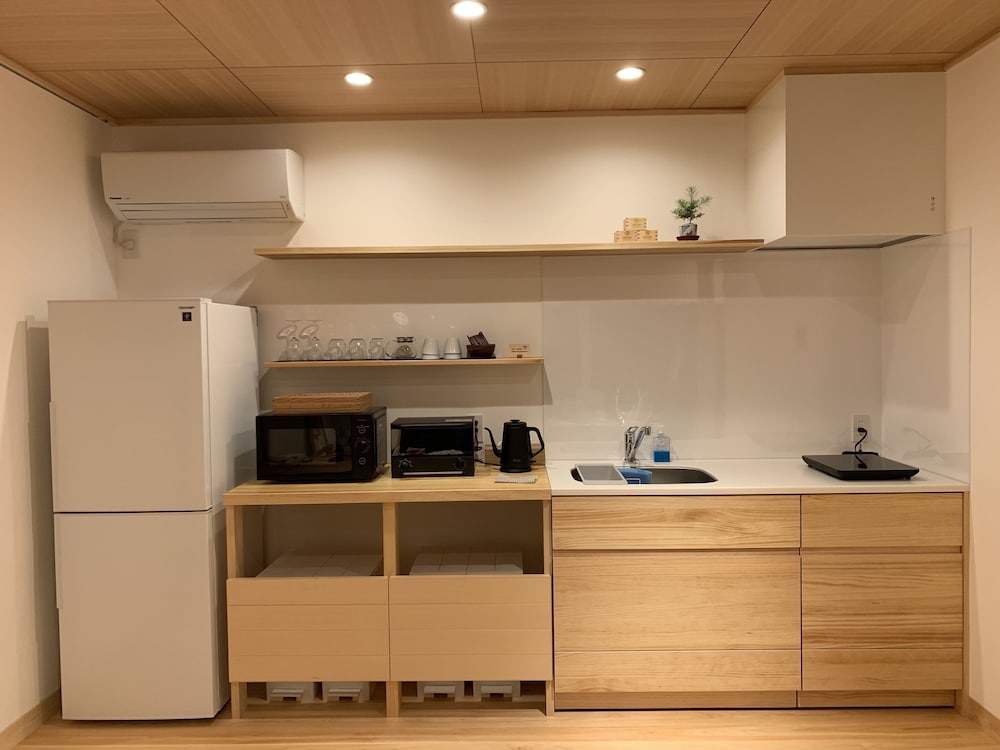 織の間 露天風呂付専用バスルーム 共用キッチン0 | 宿坊 観音院