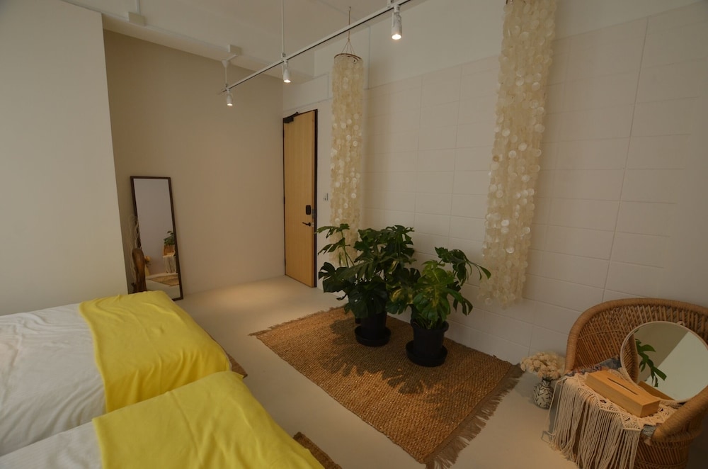 4 人部屋 (JO-TO) 客室2 | レステル那覇