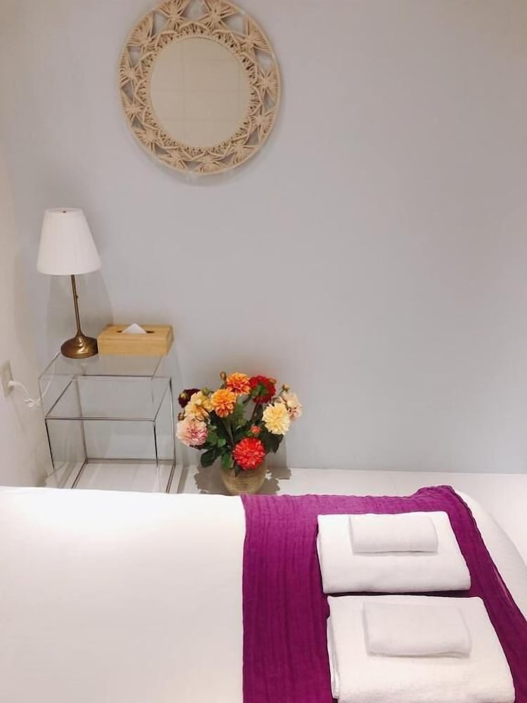 ダブルルーム (HISA-I) 客室2 | レステル那覇