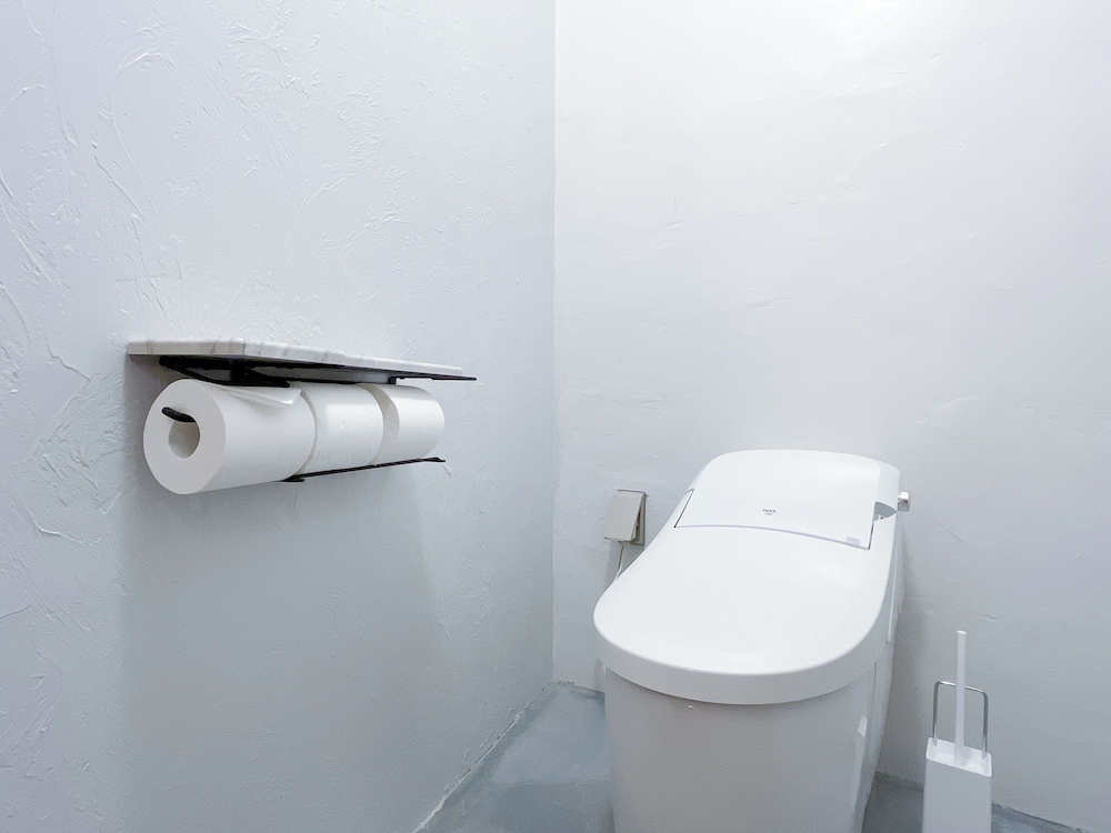 ツインルーム ダブルベッド 2 台 禁煙 専用バスルーム バスルーム1 | レステル那覇