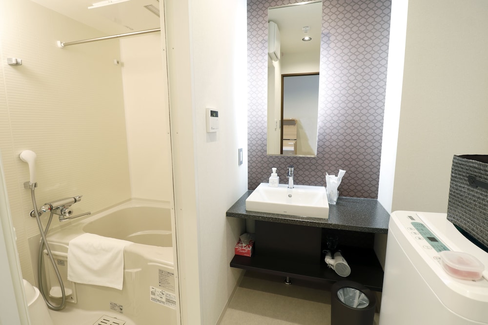 ラージ ツインルーム バスルーム2 | Stay SAKURA Kyoto 椿