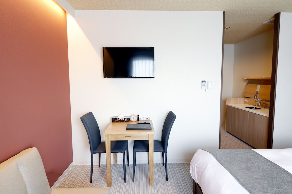 ツインルーム エクストラベッド付 リビングルーム0 | Stay SAKURA Kyoto 椿