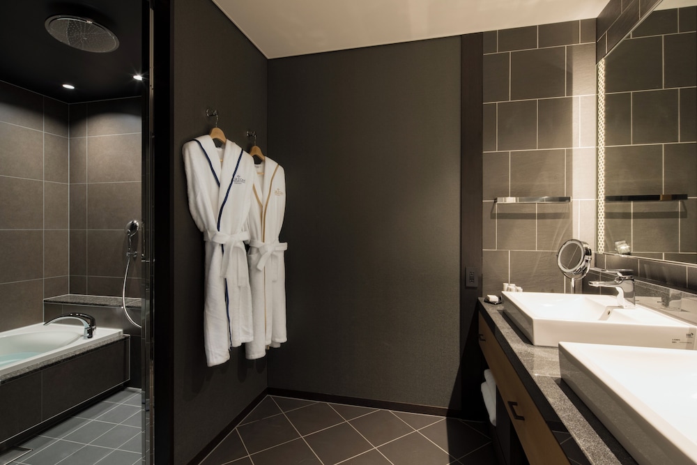 ジュニアスイート - 下鴨茶寮三宝膳夕食 / ブッフェ朝食付 (禁煙) バスルーム0 | ポルトム インターナショナル 北海道