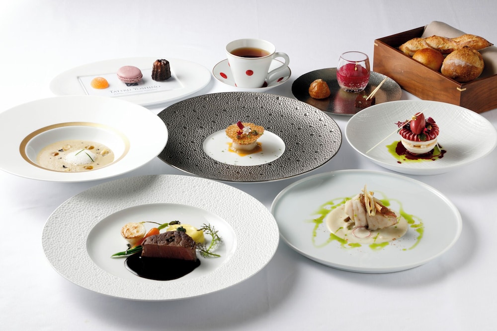 スーペリアルーム- Expedia限定 季節のコース《Menu Dégustation》メインディッシュ：和牛ロティ/ ブッフェ朝食付 | ポルトム インターナショナル 北海道