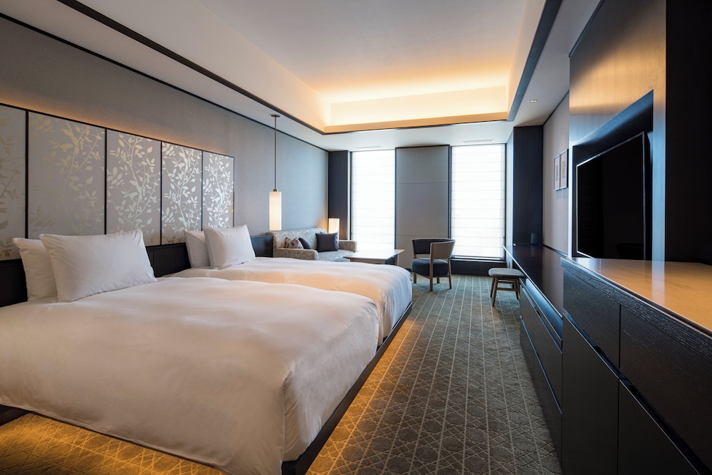 スーペリアルーム- Expedia限定 季節のコース《Menu Dégustation》メインディッシュ：和牛ロティ/ ブッフェ朝食付 客室1 | ポルトム インターナショナル 北海道