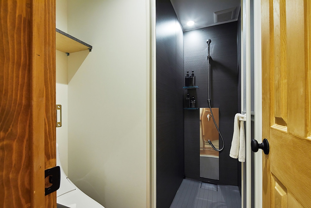 ダブルルーム ダブルベッド 1 台 禁煙 バスルームのシャワー0 | mizuka Imaizumi 4 - unmanned hotel -