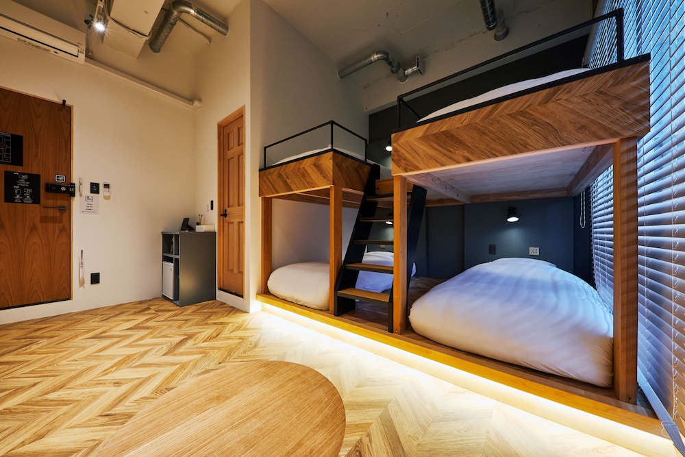 スタンダード 4 人部屋 ベッド (複数台) 禁煙 テラス | mizuka Daimyo 6 - unmanned hotel -