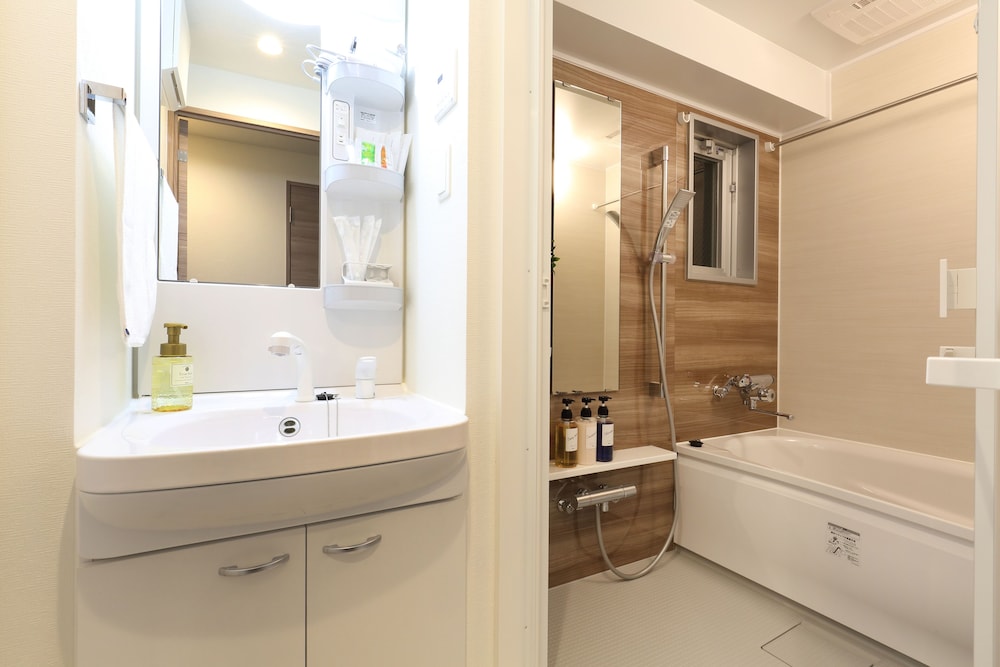 ダブルルーム バスルーム0 | Residence Hotel Hakata 20