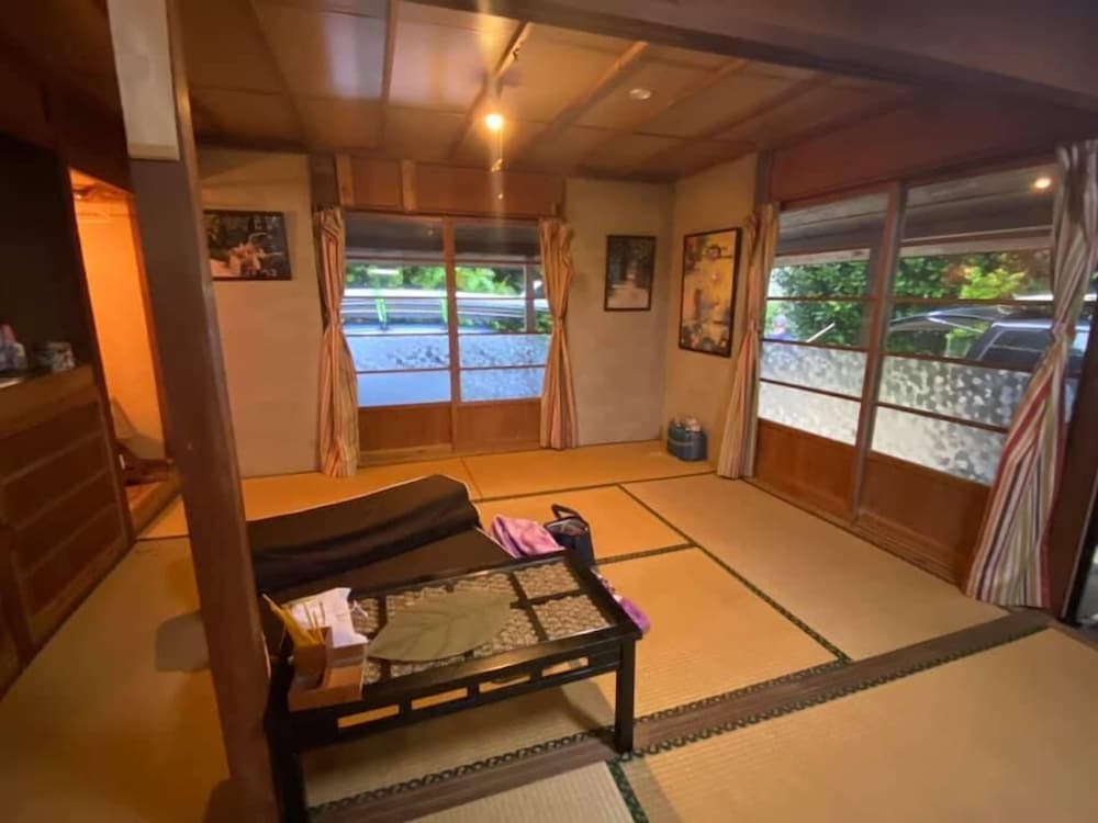 客室1 | ぬ～ね～ん