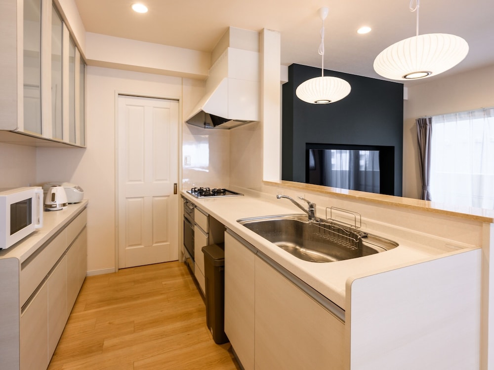 [別邸] クローバー 禁煙 専用キッチン0 | アクアパレス北谷 by コルディオプレミアム