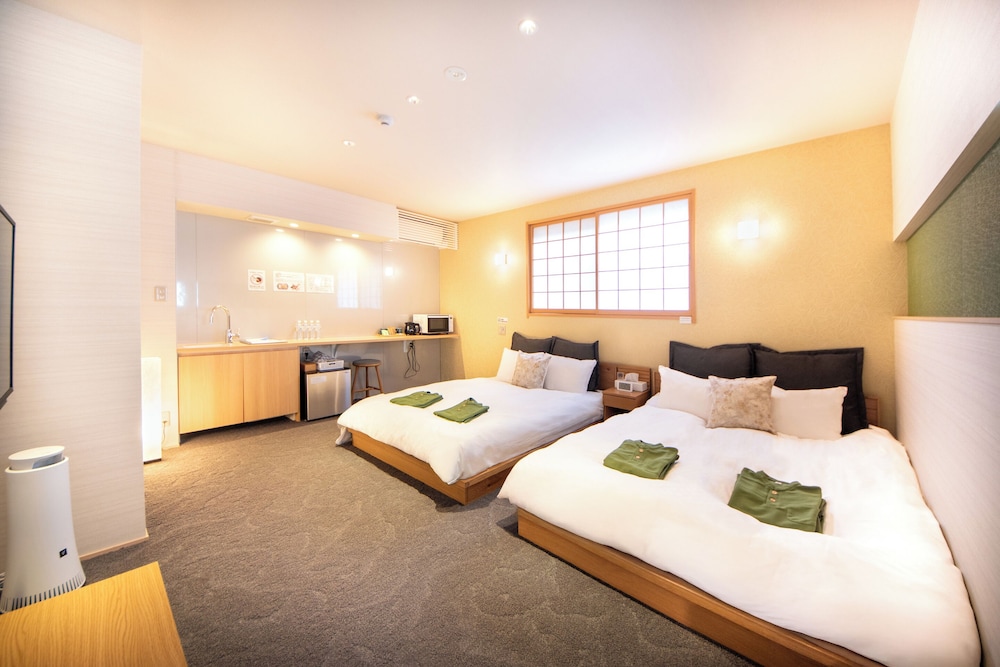 ダブルルーム ダブルベッド 2 台 | Hotel 楢の葉守