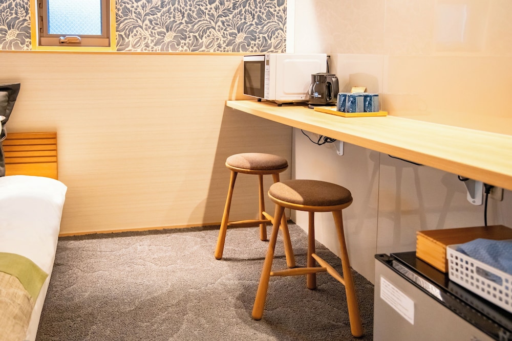 ダブルルーム ダブルベッド 2 台 客室3 | Hotel 楢の葉守