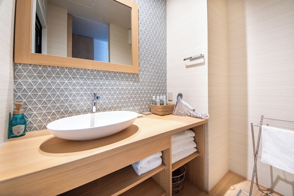 ダブルルーム ダブルベッド 2 台 バスルーム3 | Hotel 楢の葉守