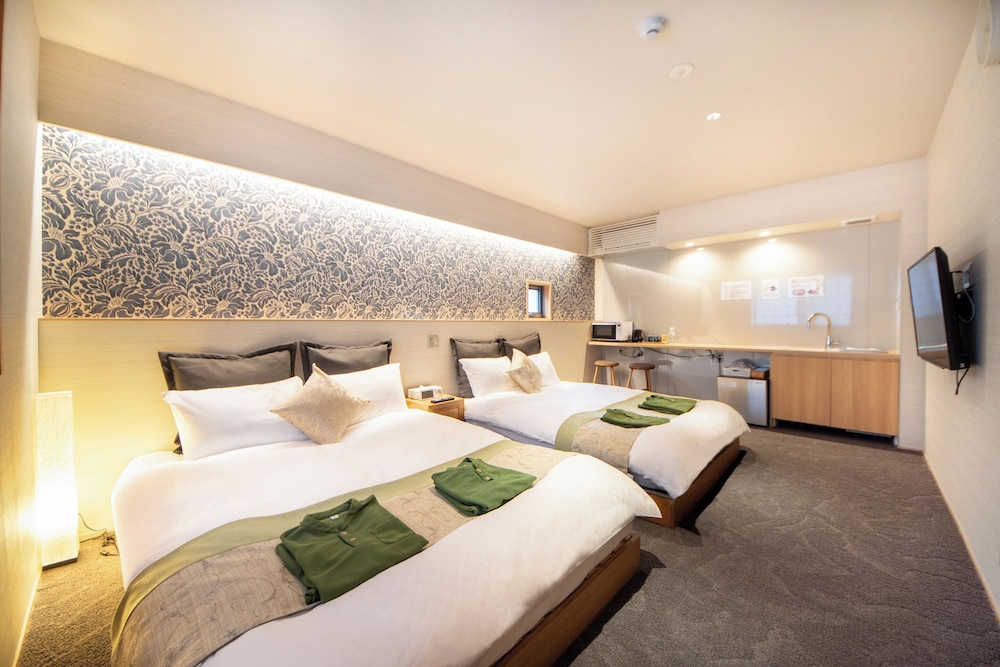 ダブルルーム ダブルベッド 2 台 客室2 | Hotel 楢の葉守