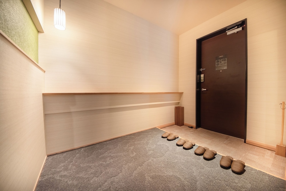 ダブルルーム ダブルベッド 2 台 客室8 | Hotel 楢の葉守