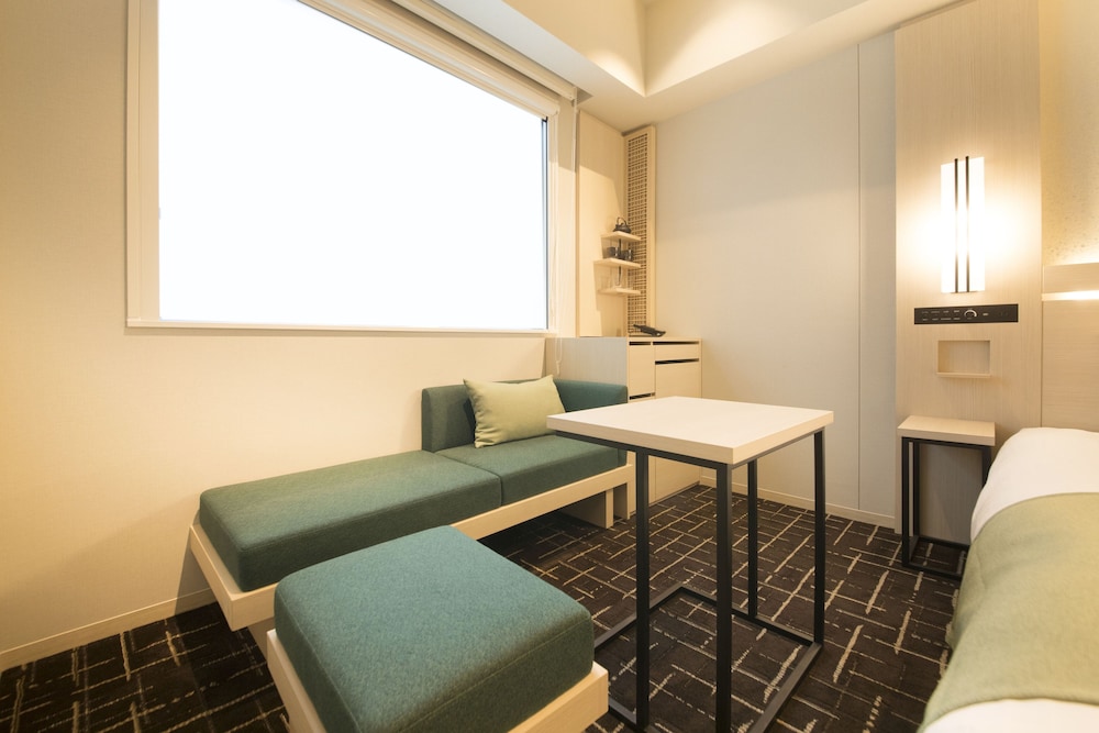 モデレートツイン リビング エリア0 | ホテル八重の翠東京