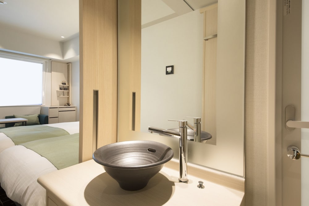 モデレートツイン バスルームのシンク0 | ホテル八重の翠東京