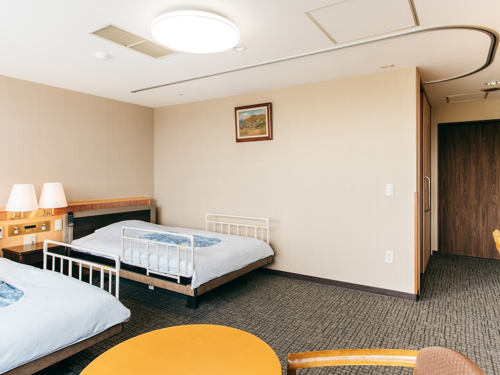 バリアフリー対応客室 (バス付) 禁煙 客室1 | 亀の井ホテル 富田林