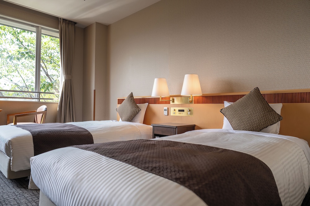 洋室ツイン (バス付) 禁煙 | 亀の井ホテル 富田林